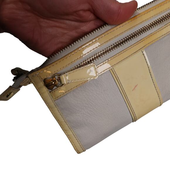 Coach Large Wristlet Ivory Leather Yellow Patent Trim, Pocket, Cash & Card Slots - Picture 7 of 11